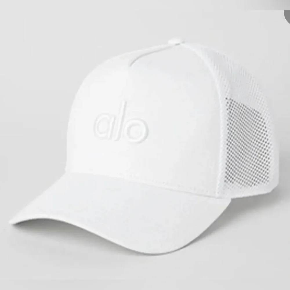 ALO Yoga District Trucker Hat, WHITE NWT